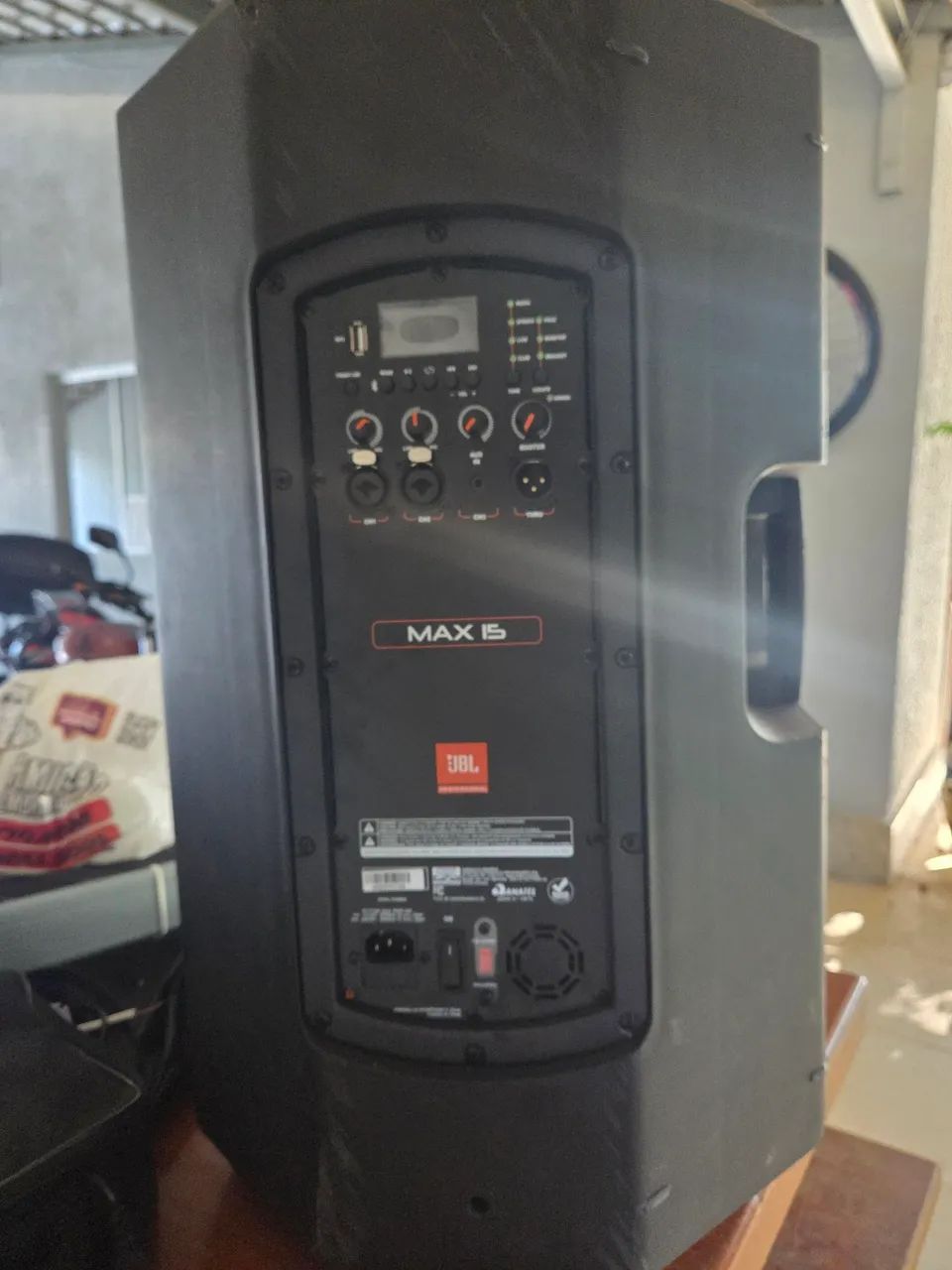 Caixa de Som Profissional Jbl Max 15