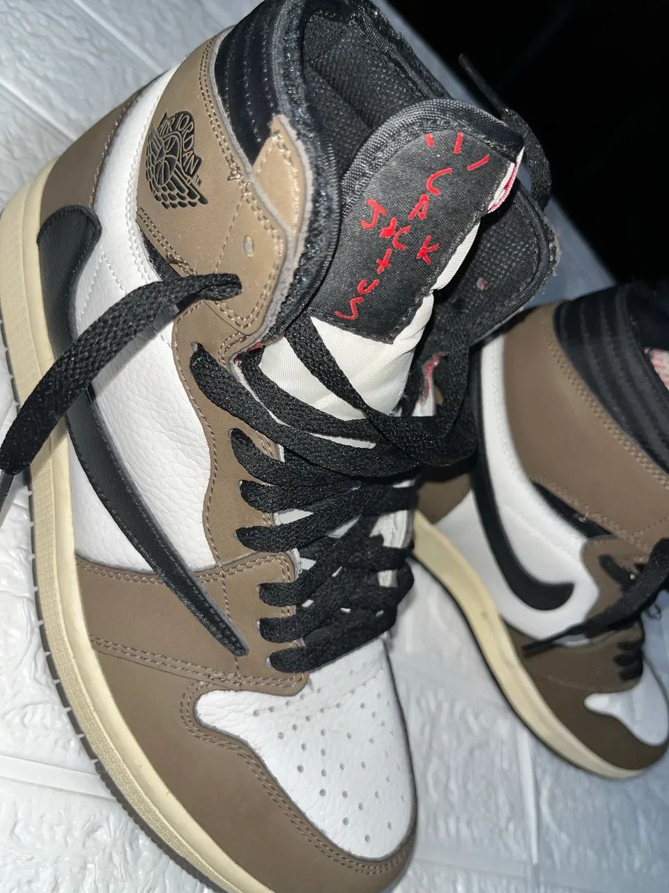 Nike Air Jordan 1 Retro High OG - Travis Scott - Calçados - Capão