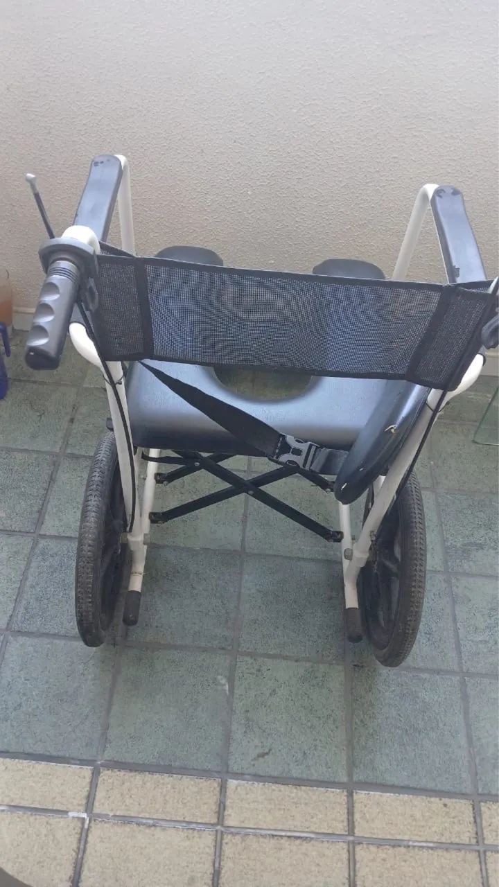 Cadeira de rodas  - Foto 2