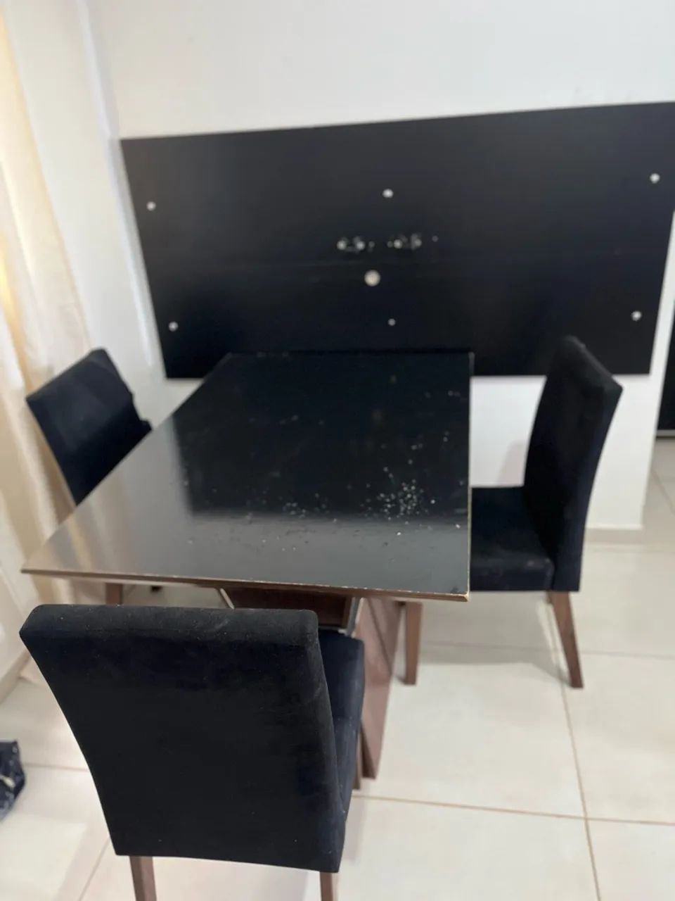 Mesa com 4 cadeiras + painel (50 polegadas) - Foto 2