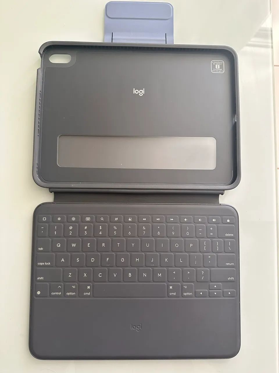 Capa Teclado Logitech para iPad 10ª e 11ª A16 - Grafite