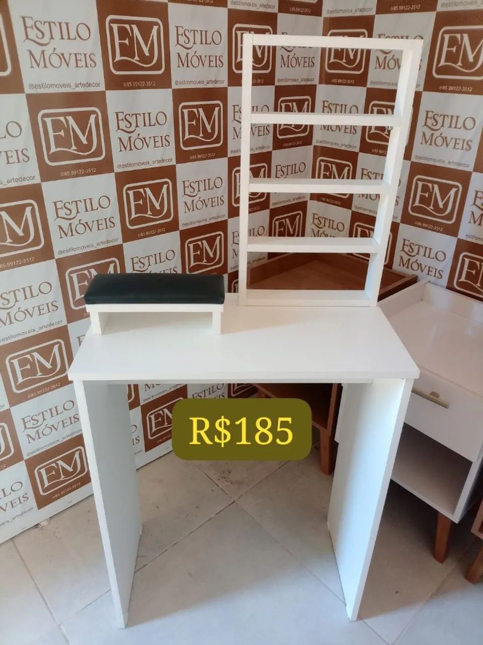 Mesinha, expositor e apoio de mão, 100%MDF.