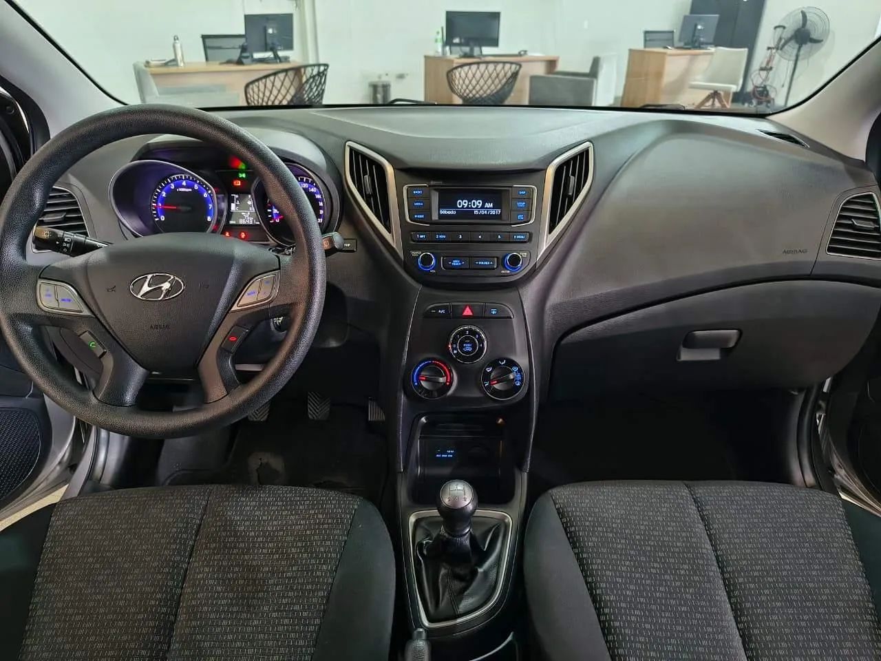 Hyundai HB20 Unique 1.0 Flex 12V Mec. 2019 - Foto 8