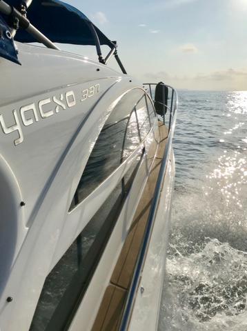 Lancha Yacxo 337 - 2011 Diesel mercruiser 440hp ( estilo passeio - phanton, cimitarra.) - Foto 2