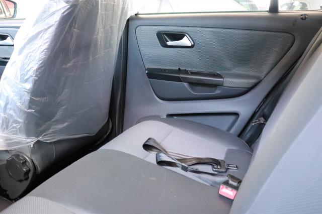 VOLKSWAGEN FOX 2011/2012 1.0 MI 8V FLEX 4P MANUAL - Foto 11