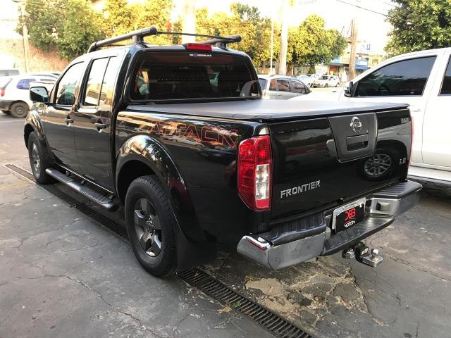Nissan Frontier 2.5 LE AT 4X4 2013 - Foto 5