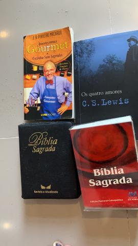 Vendo livros - Foto 2