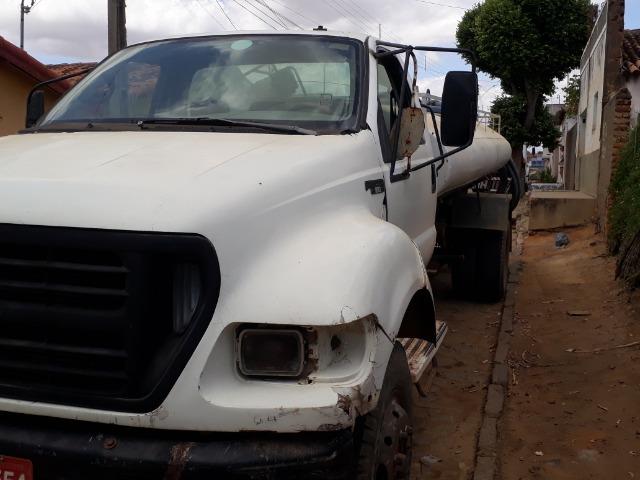 Caminhão Pipa F12000