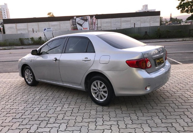 Toyota / Corolla XLi 1.8 Flex 16V Mec. / 2011 - Foto 5