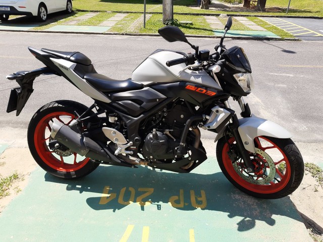 YAMAHA MT03