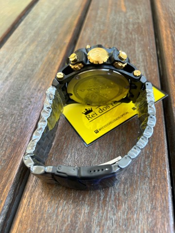 Relógio venom hybrid preto detalhes em ouro  - Foto 2