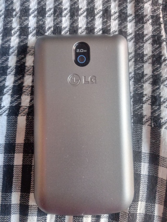 Vendo celular LG C379 novo - Foto 3