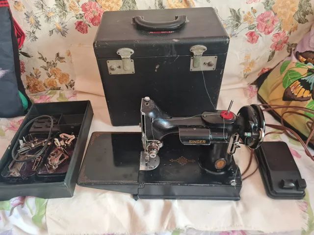 BLACK FRIDAY! Máquina Singer 1951 Sewing Motor com Maleta - Foto 2
