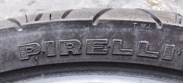 pneu usado pirelli sport demon 100/80-17 - Foto 3