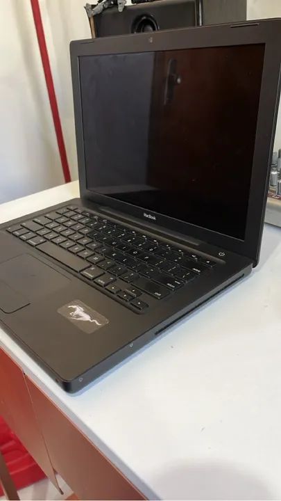 Mac Book OS X Black