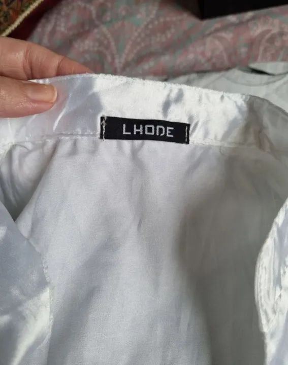 camisa de cetim nova, p, nunca usada, lhode - Foto 5