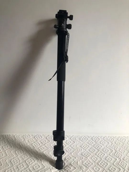 Monopé Manfrotto 681 cabeça Benro B1