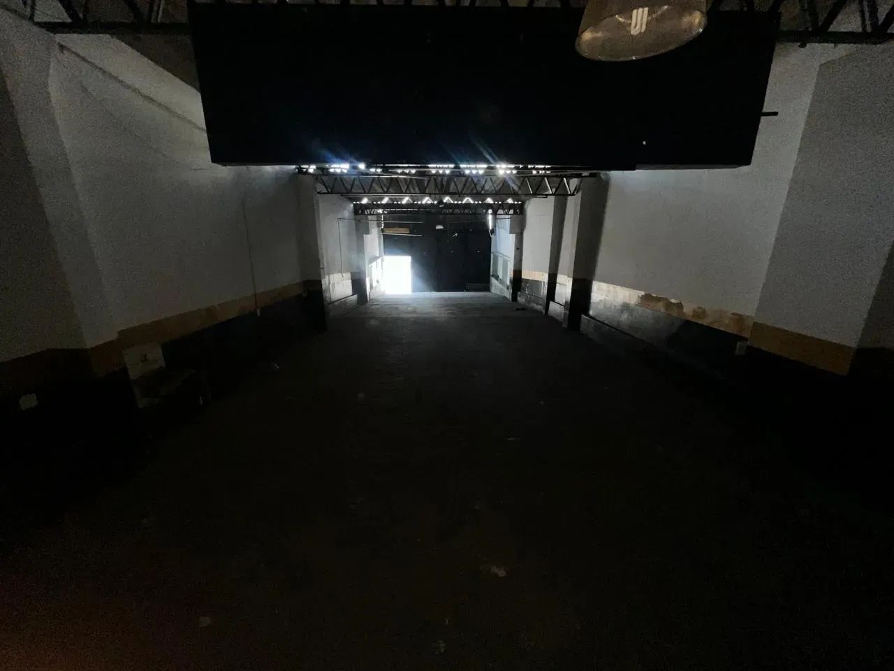 LOJÃO EM FRETE AO BRT DE VICENTE DE CARVALHO - Foto 2