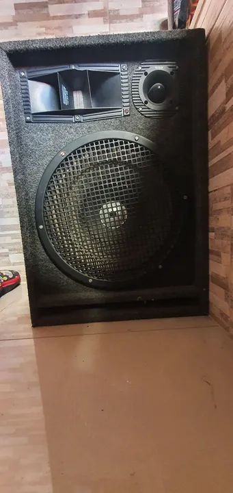 Caixa de Som Amplificada