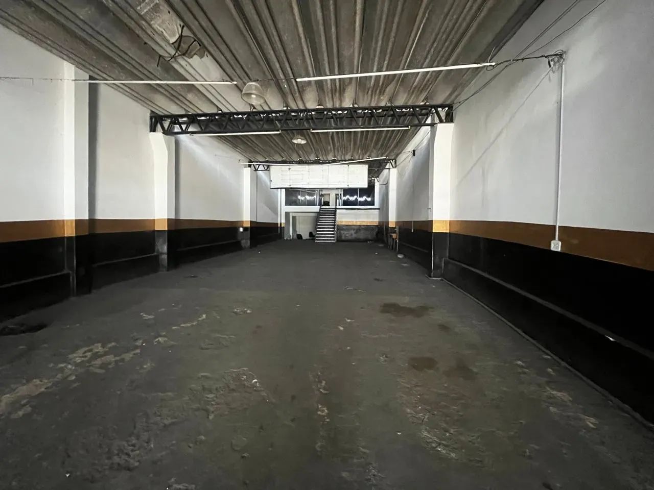 LOJÃO EM FRETE AO BRT DE VICENTE DE CARVALHO - Foto 7