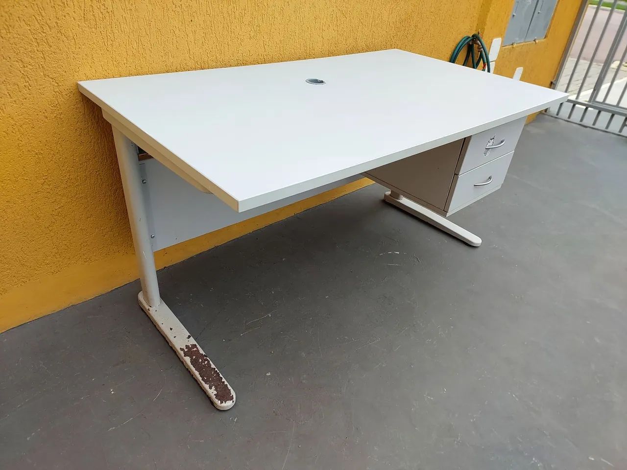Mesa escritorio com gavetas 1.40 cm - Foto 4