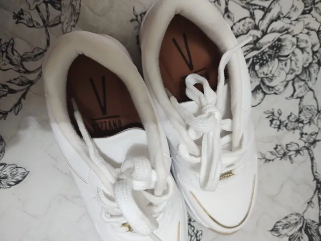 Tênis casual branco vizzano número 35