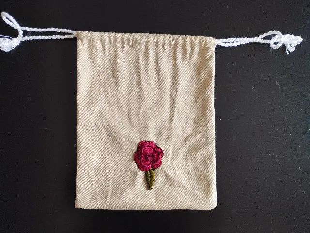 Bolsa de pano com fechamento em cordão, nova - Foto 2