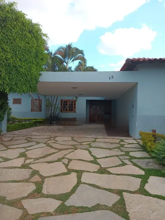 Casa Térrea - Salão, 2 Suites, Piscina, ampla área verde