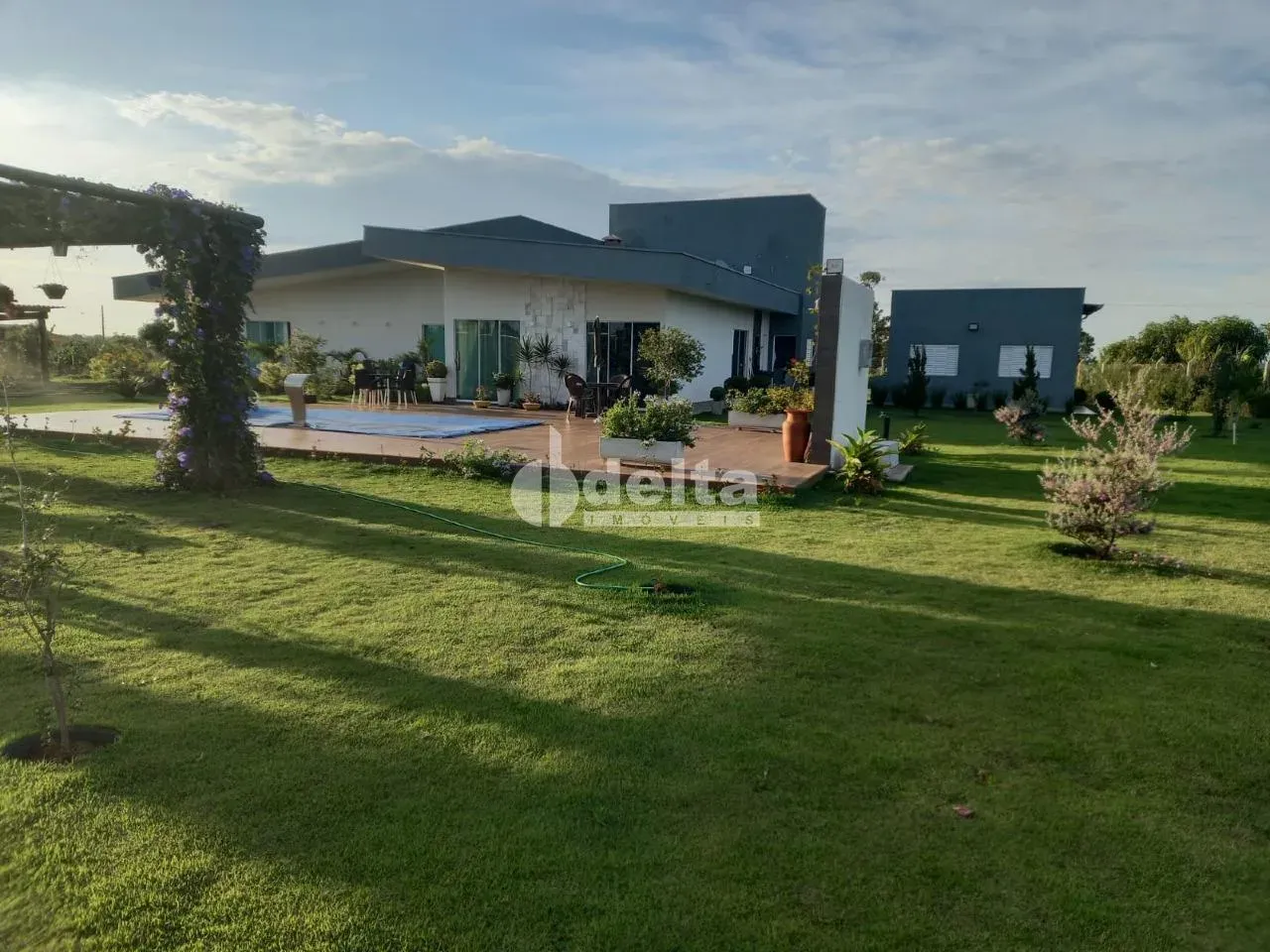 Chácara disponível para locação e venda na Zona Rural de Uberlândia em Uberlândia-MG