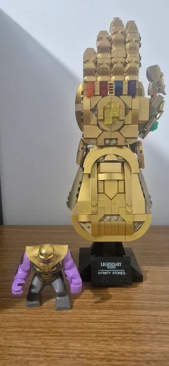 Bloco de Montar Manopla Thanos Luva Vingadores 590 pcs nova<br>