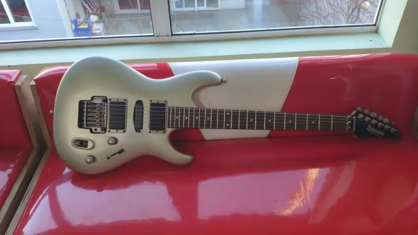 Guitarra Ergodyne EDR 470Ex top da linha
