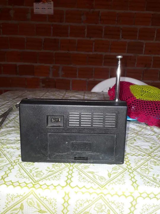 Rádio Portátil Antigo Moto Radio - Foto 2