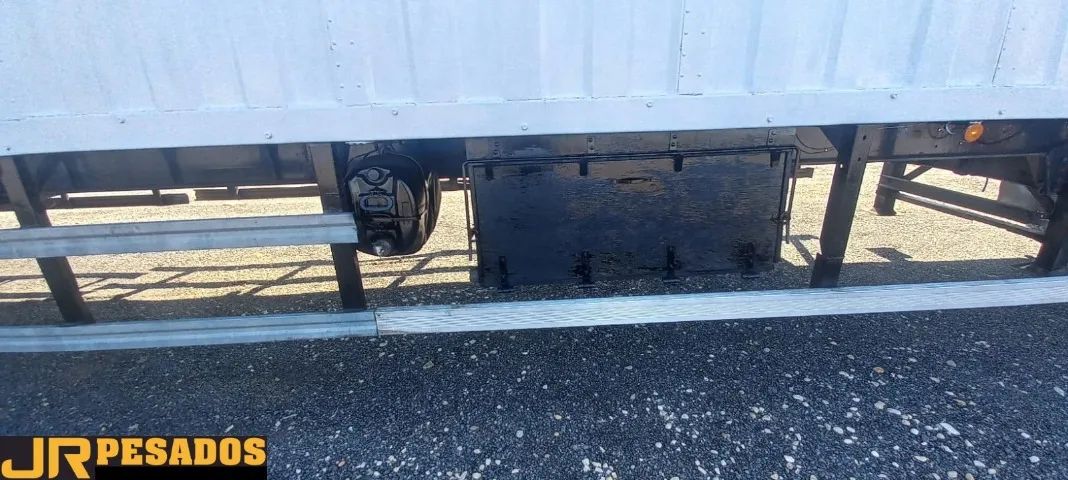 carreta rodofort baú bitrem ano 2011 eixo deslizante 100m³ sem pneus - Foto 14