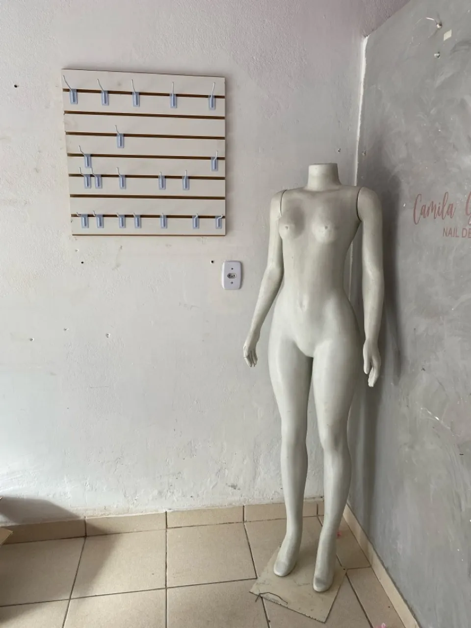 Manequim de corpo inteiro feminino