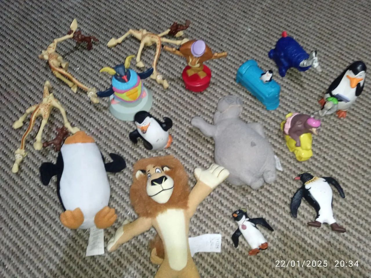 Personagens de Madagascar - kit com 15 peças  - Foto 2