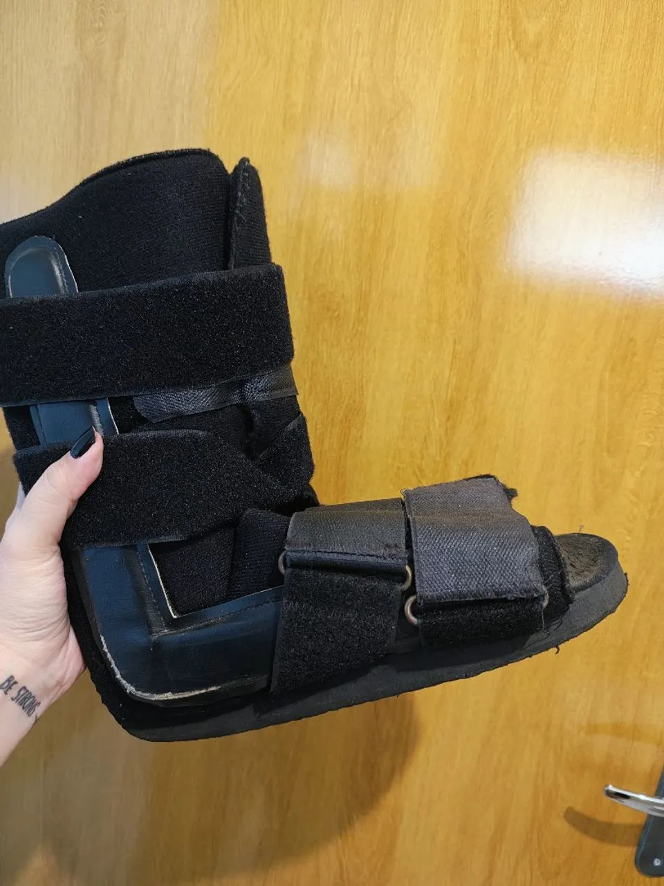 Bota Ortopédica Imobilizadora Cano Médio - Usada, em ótimo estado<br>