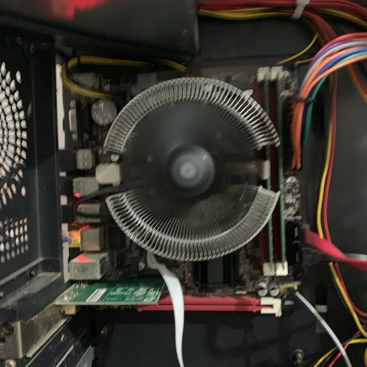 Computador Desktop - Ideal para uso geral (troco por processador amd)