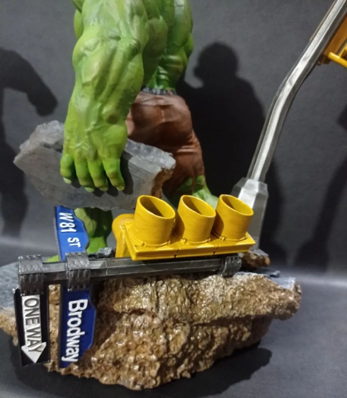 Estatua Top Hulk em resina e impressão 3D - Foto 5