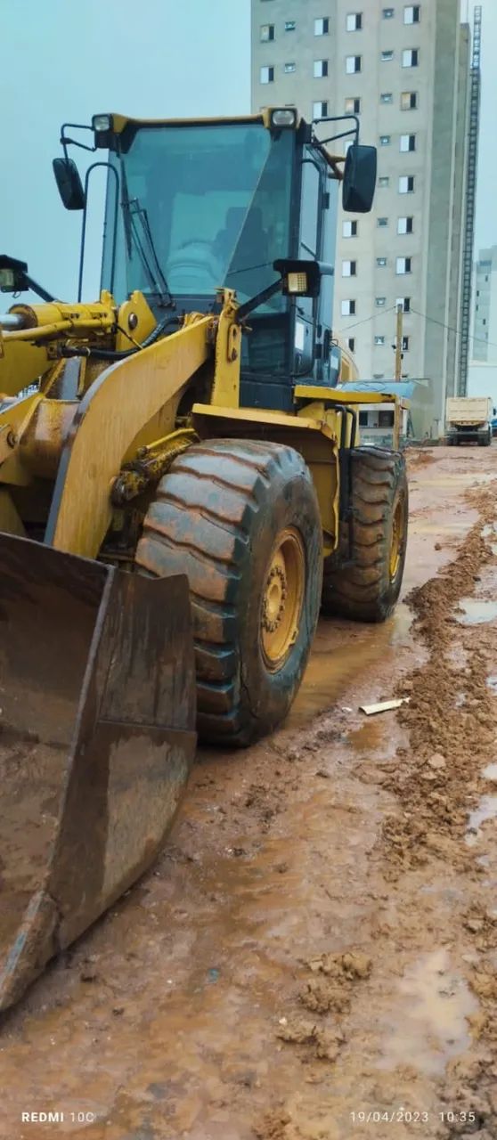 ? VENDE-SE PÁ CARREGADEIRA CATERPILLAR 938H ? - Foto 5