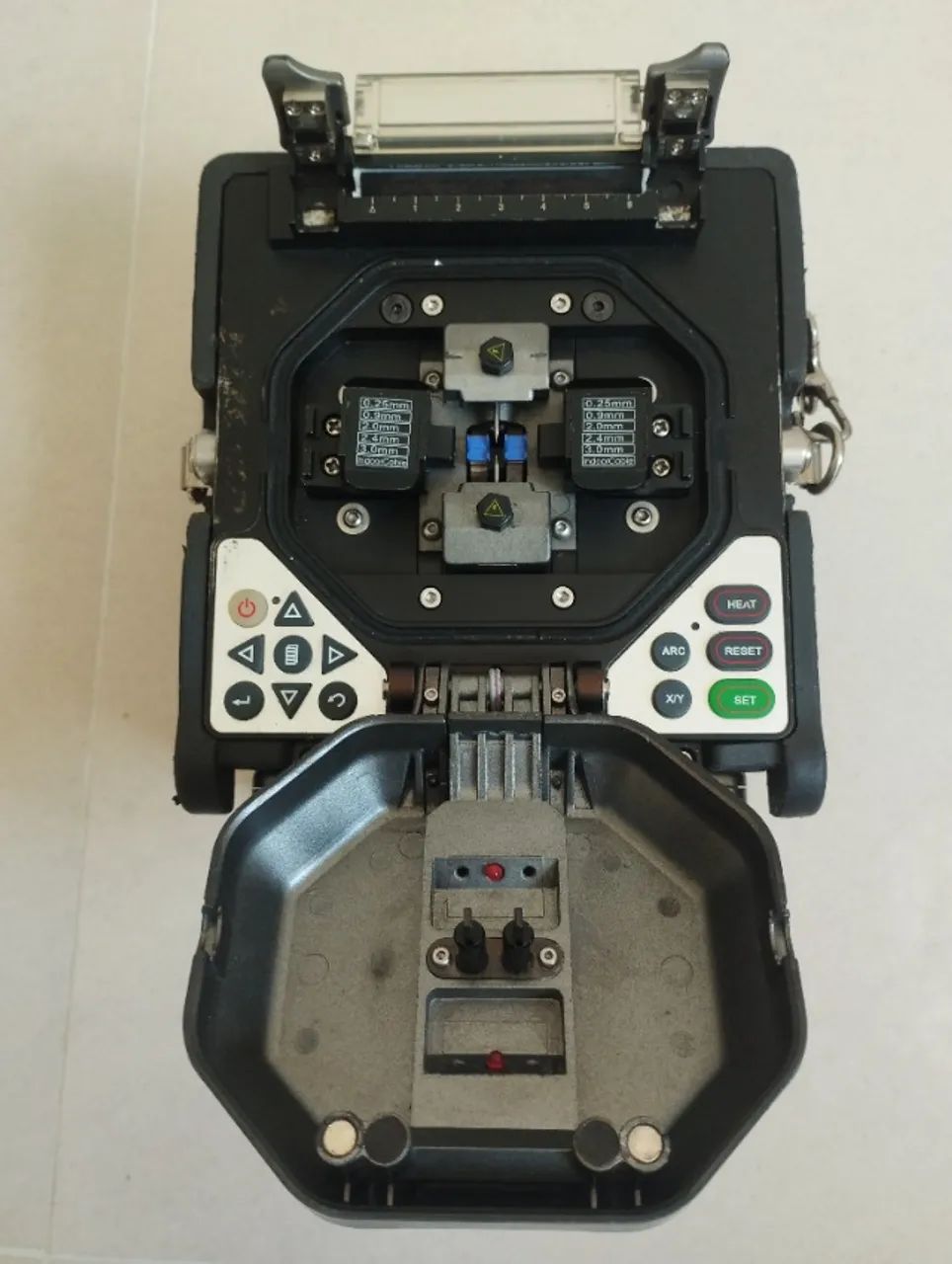 Máquina de Fusão de fibra ótica.