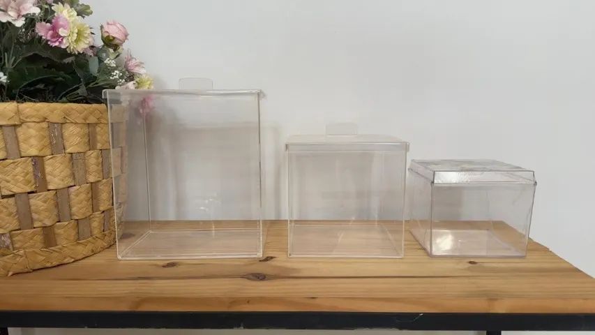 Exponha Seus Produtos Naturais com Elegância - Acrílicos Personalizados