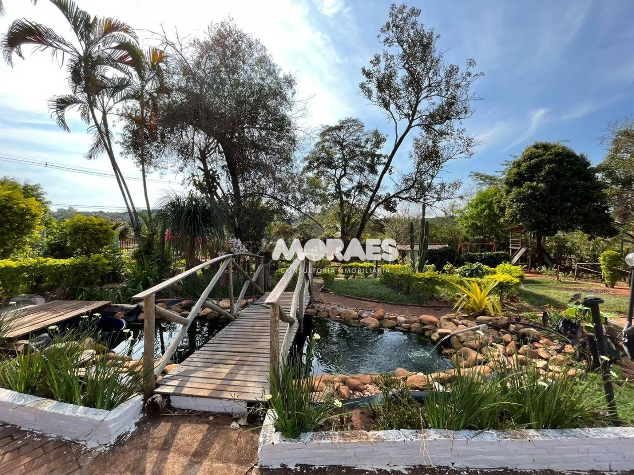 Chácara com 4 dormitórios à venda, 2500 m² por R$ 650.000 - Agudos/SP