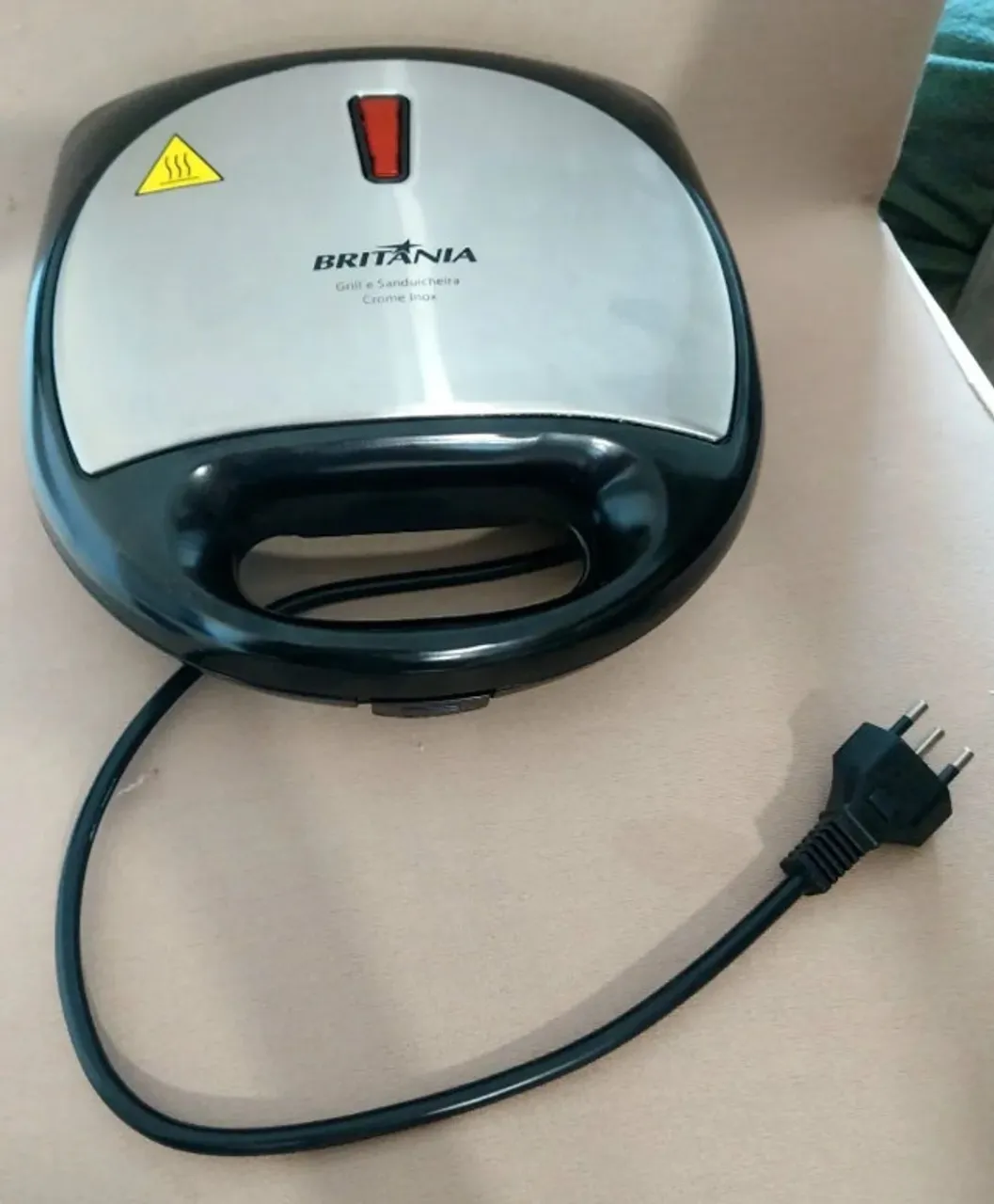 Sanduicheira e Grill Crome Inox Britânia