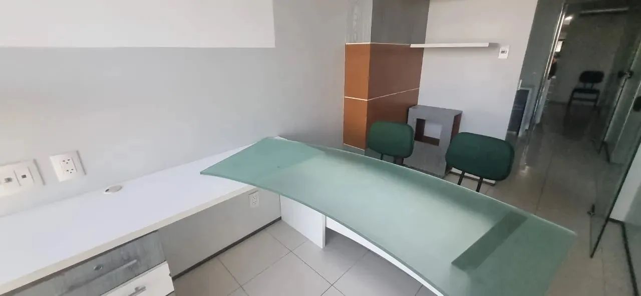Sala comercial grande com 50m2, Renascença II, Av. Colares Moreira, porcelanato, divisória