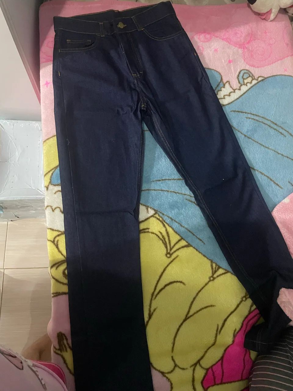 Calça jeans azul escuro 