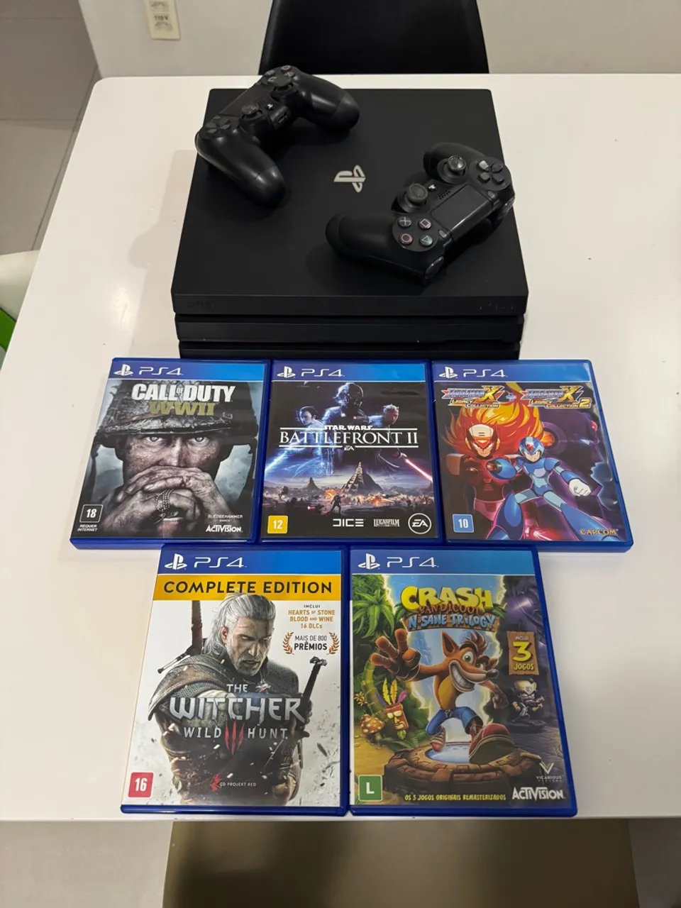 PS4 Pro 1 TB + 5 Jogos + 2 Controles