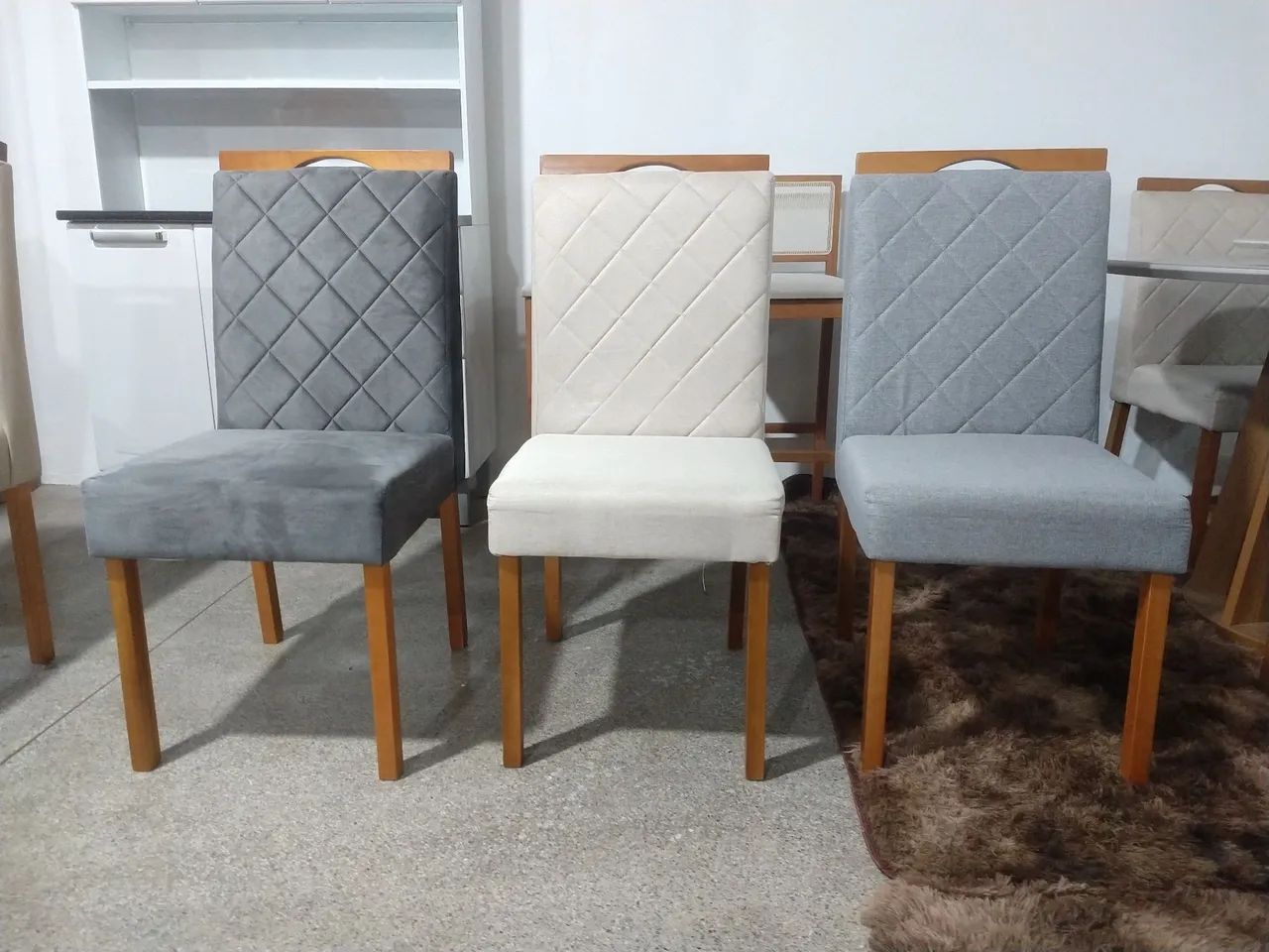 Sala de Jantar com 6 cadeiras de diversos tons FRETE GRÁTIS para BH e MONTAGEM! - Foto 4