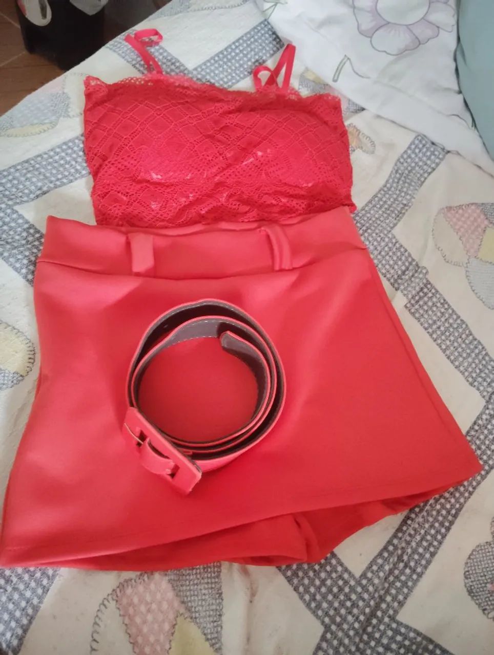 Conjunto cropped e short saia com cinto novo - Foto 3