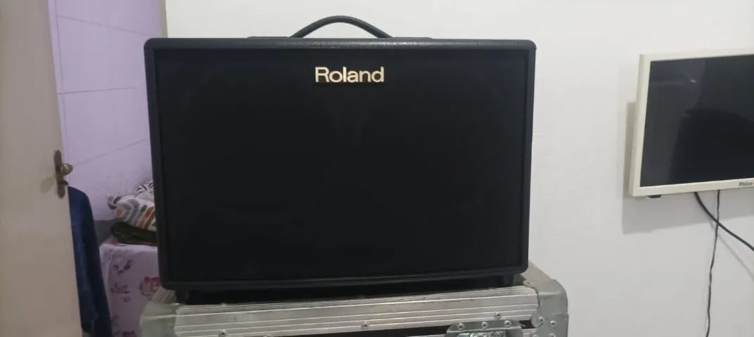 Ampler para violão ROLAND mod.ac90,no case,obs nunca foi usado