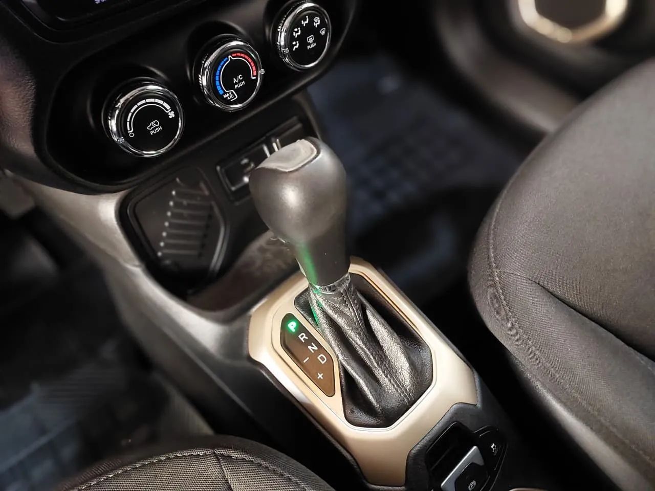 Jeep Renegade Sport 1.8 4X2 Flex 16V Aut. 2017 - Foto 10